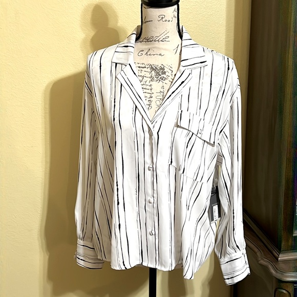 Worthington Tops - #33 Worthington Petite Button Up Blouse
